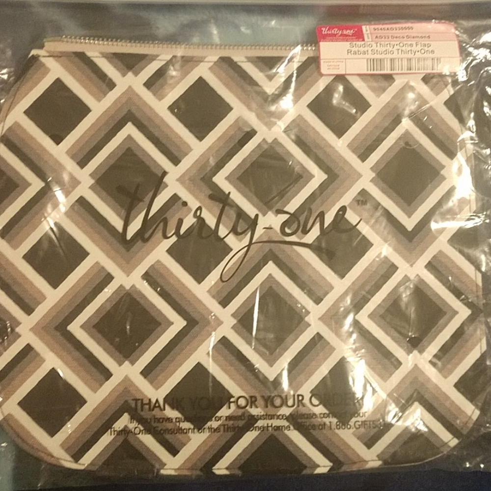 Thirty-one Studio Thirty-one Flap